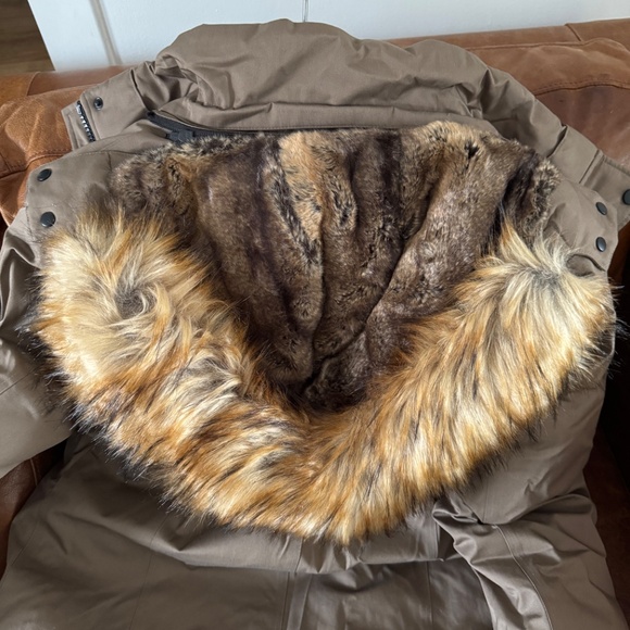 Winter Parka - Toboggan Canada - Picture 8 of 14